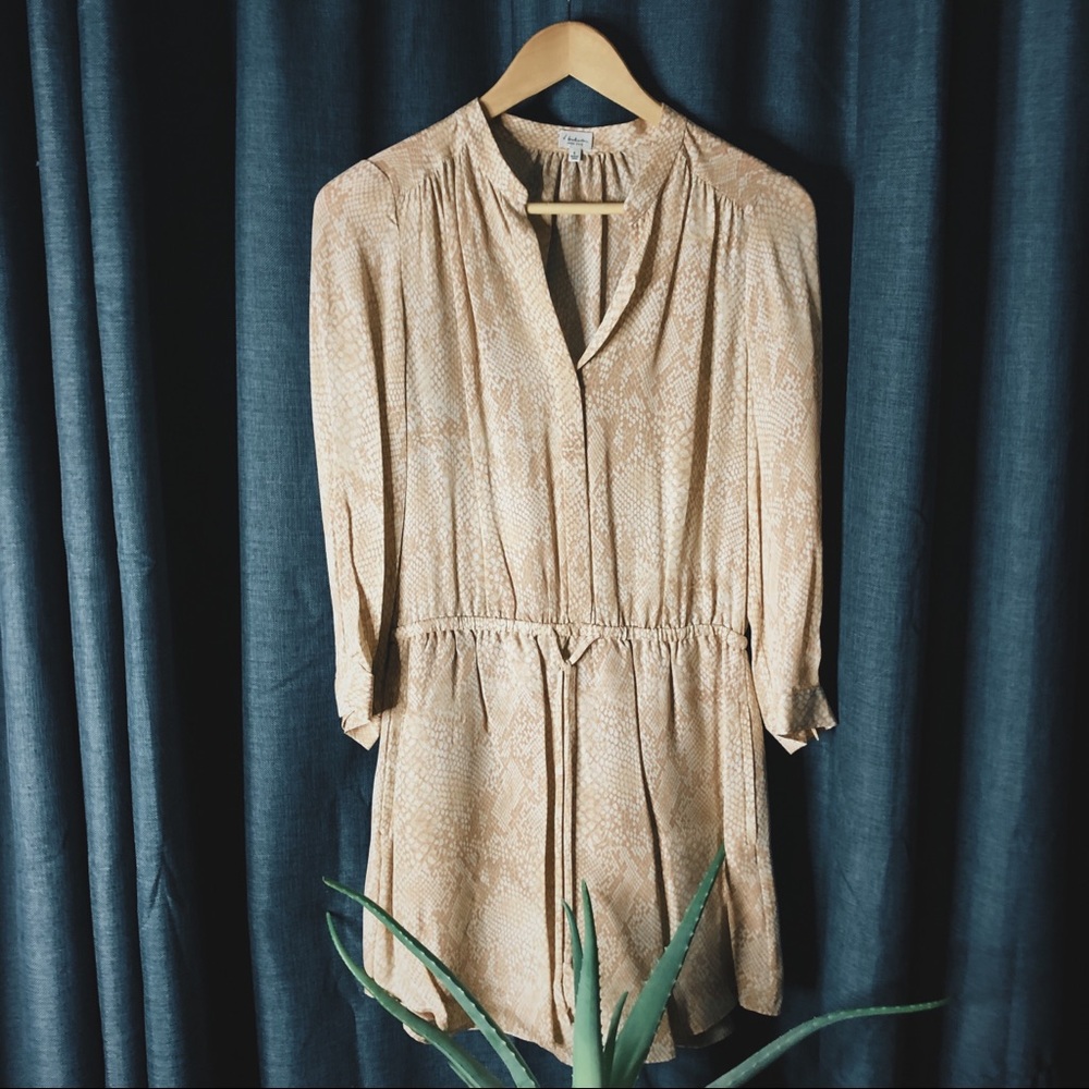 💥24 HR CLEAR-OUT💥 Babaton Tie-Waist Dress
